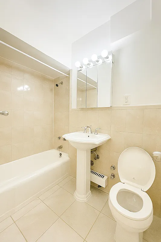 Bathroom with pedestal sink