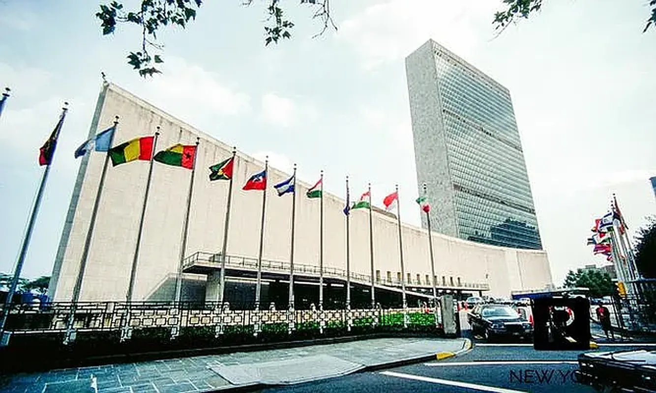United Nations Headquarters, nearby