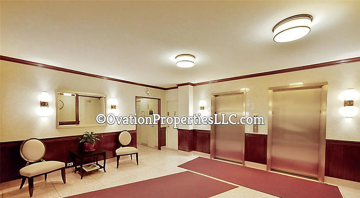 240 East 46th Street, #5A &mdash; Building lobby